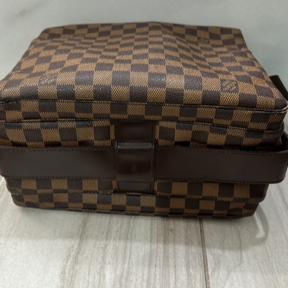 LOUIS VUITTON DAMIER NAVIGLIO - Picture 8 of 17